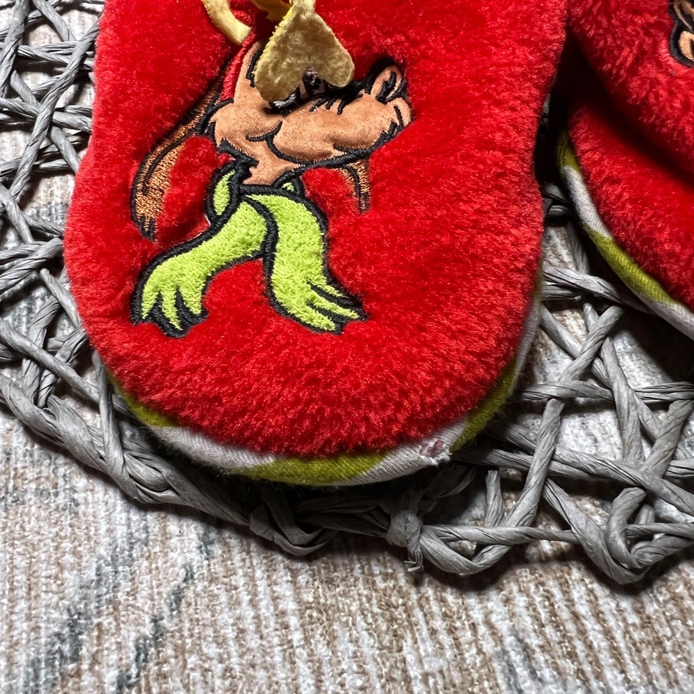 The Grinch Red Cartoon Embroidered Slippers - Picture 2 of 6